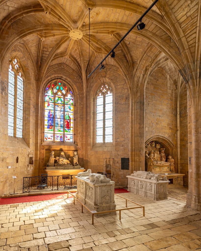 Sculptures de la Mise au tombeau et de la Pieta au Château de Biron