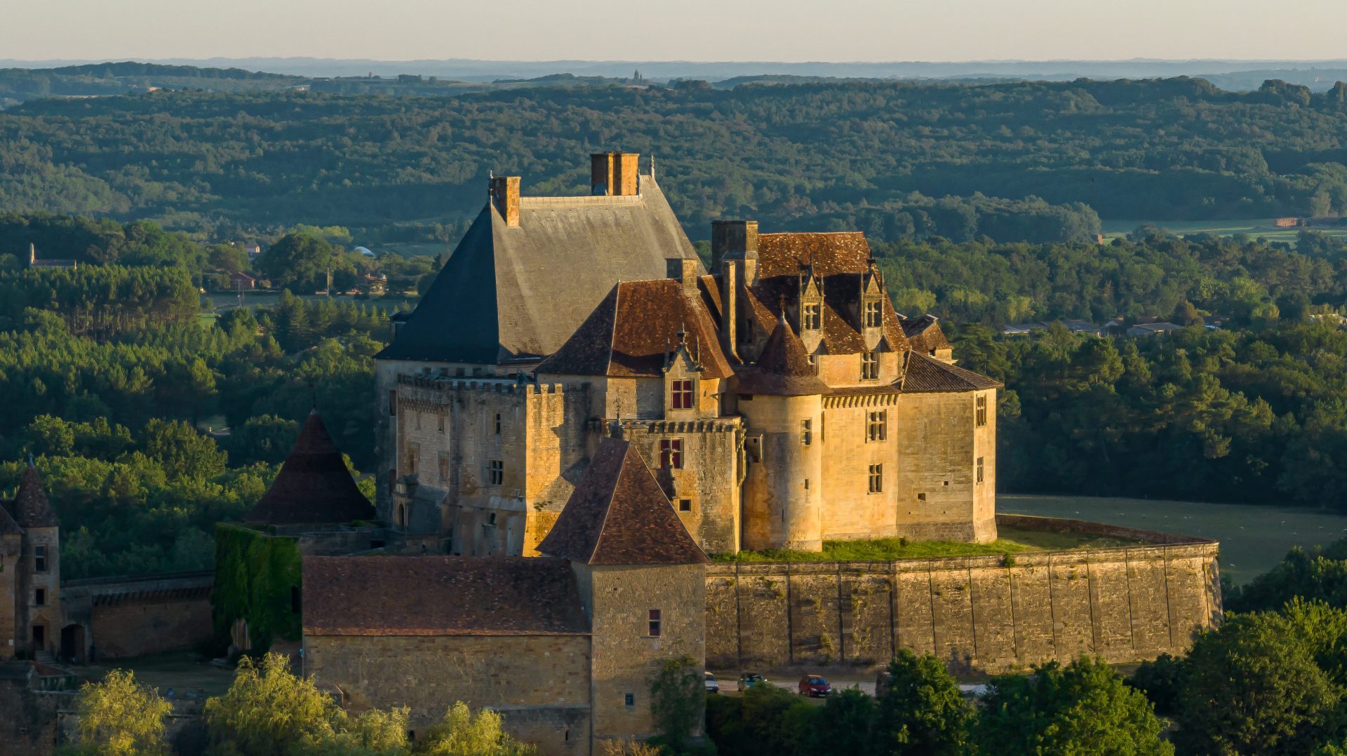 Tarifs - Agence de voyage et tour opérateur - Château de Biron ©Déclic&Décolle
