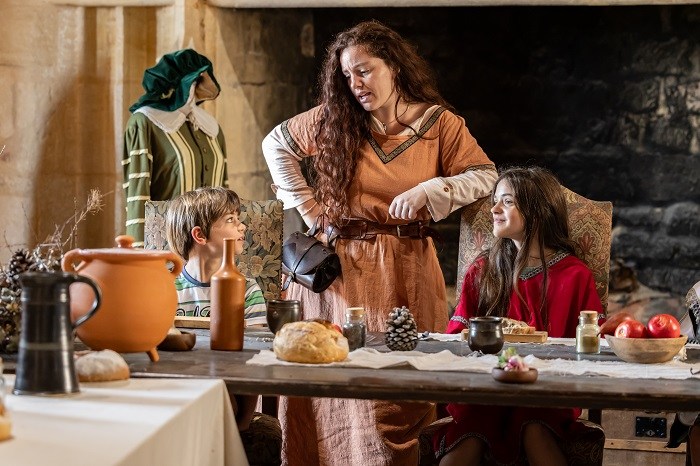 Visite du château de Biron avec des enfants - Château de Biron @Déclic&Décolle-compressed